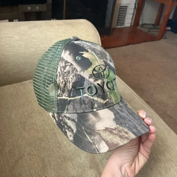 Camo toyota trucker hat - Picture 7 of 9